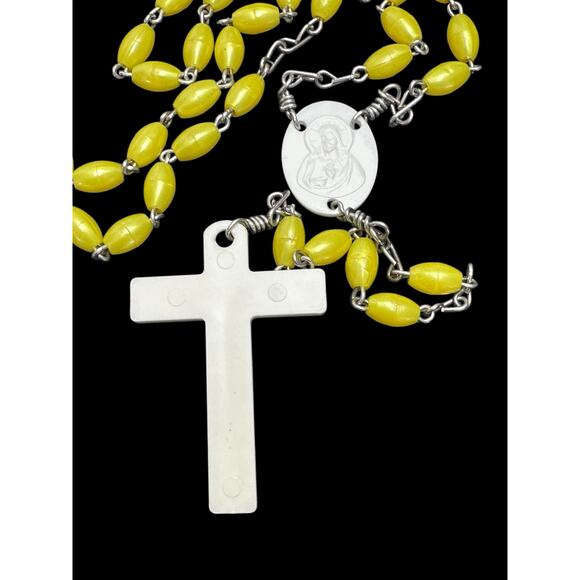 Vintage Yellow & White Plastic Rosary - Picture 3 of 3